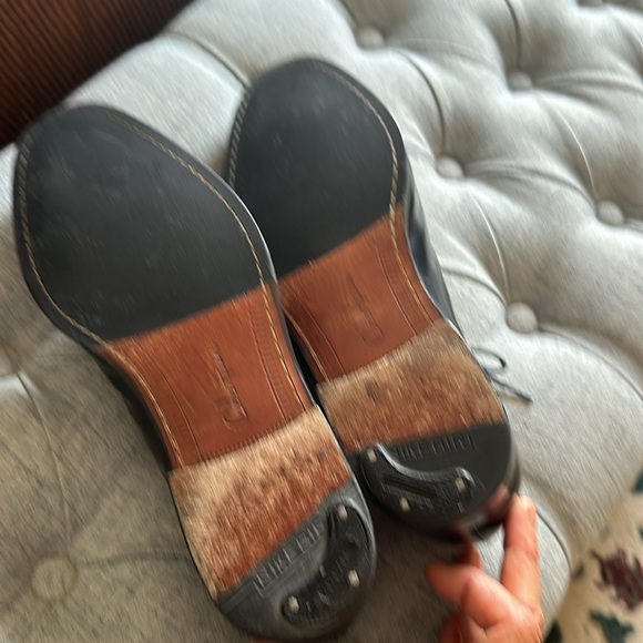 Men’s Cole Haan Dress shoes . Black gently used size 10.5 medium. Nike air soles - Picture 2 of 2